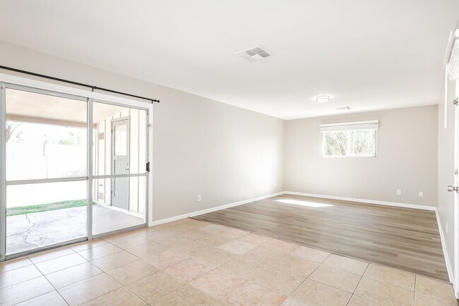 Photo - 3039 S Kenneth Pl