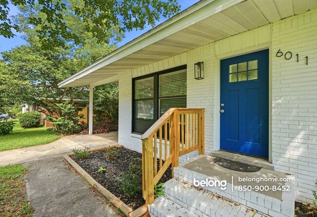 Photo - 6011 Greenwood Ln