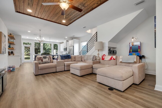 Photo - 458 Grand Oaks Rd