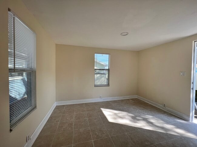 Photo - 8411 N Hamner Ave Unidad 7