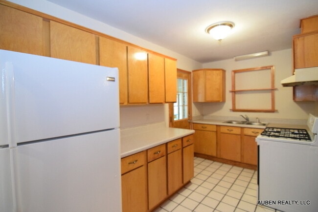 Photo - 3 Bed/2 Bath w/ Bonus Room - Section 8 OK!