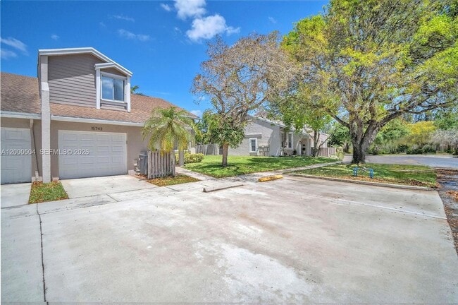 Photo - 15743 Woodgate Pl