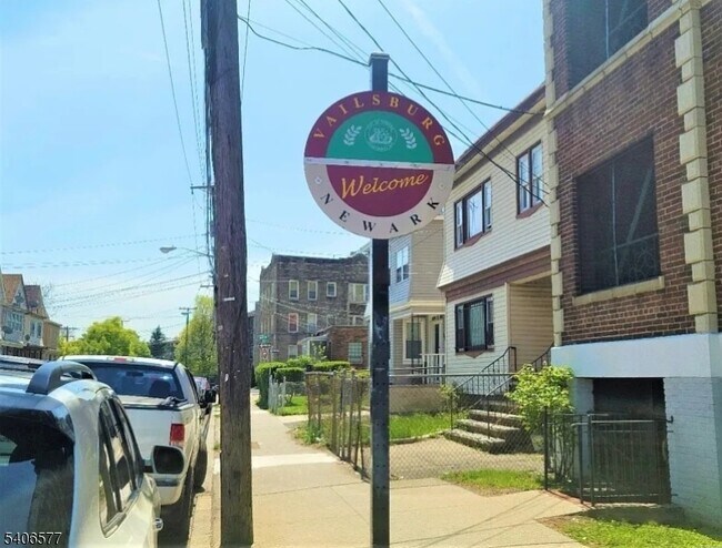 Photo - 367 Sanford Ave Unit 1R