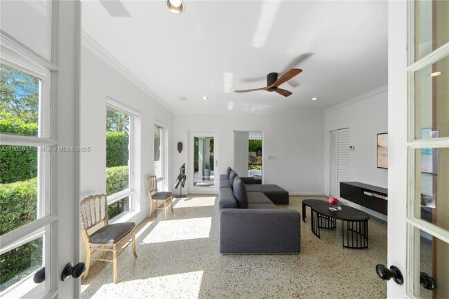 Photo - 1281 S Venetian Way