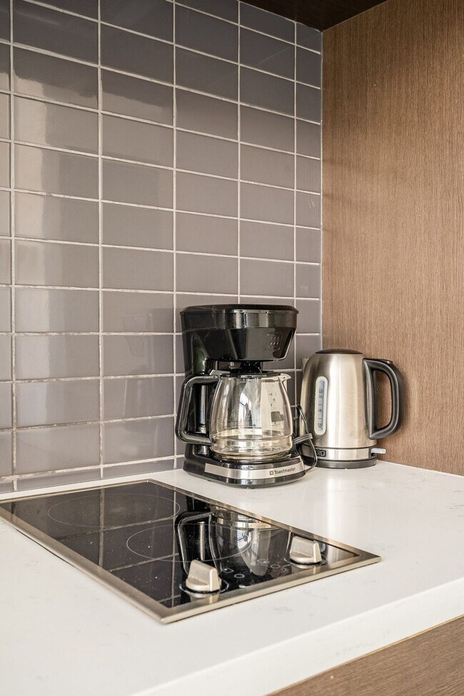 Photo - 14A Hazelton Ave Unit ID1345808P