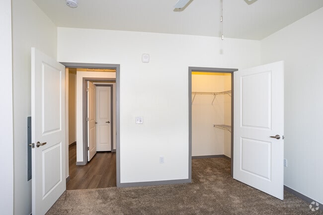 B2 - Secondary Bedroom