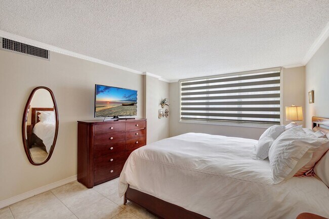 Photo - 3113 S Ocean Dr Unit 402