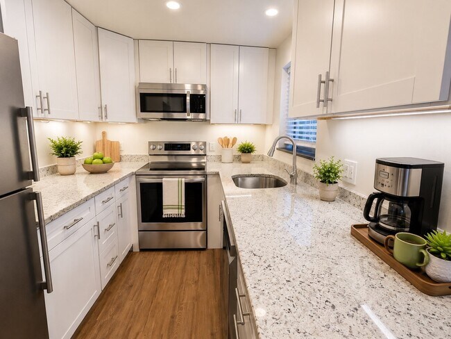 Building Photo - 6 Charlesbank Way Unit C