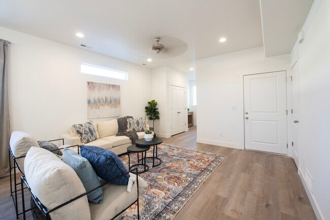 Photo - 1506 Tyram Grv
