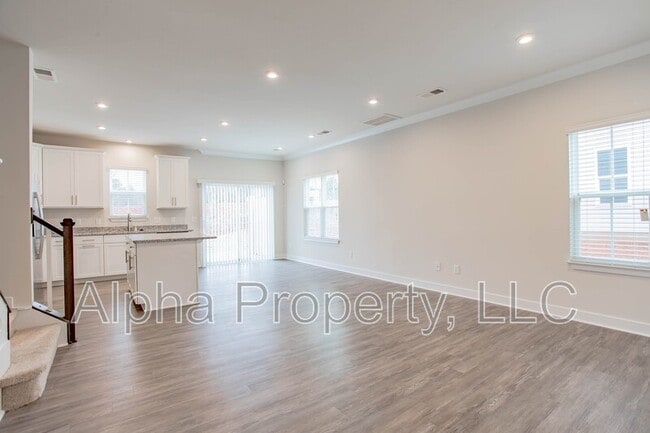 Photo - 215 Clearwood Dr