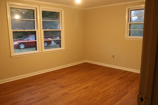 Photo - 1001 Moreland Dr