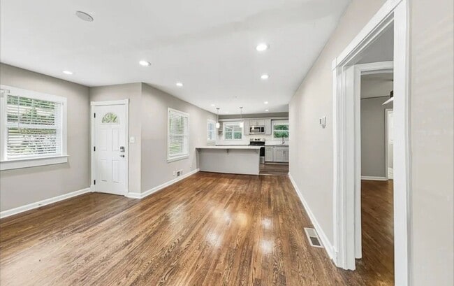 Photo - 1147 Longshore Dr