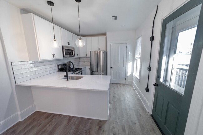 Photo - 617 E Chestnut St Unit Apt 2