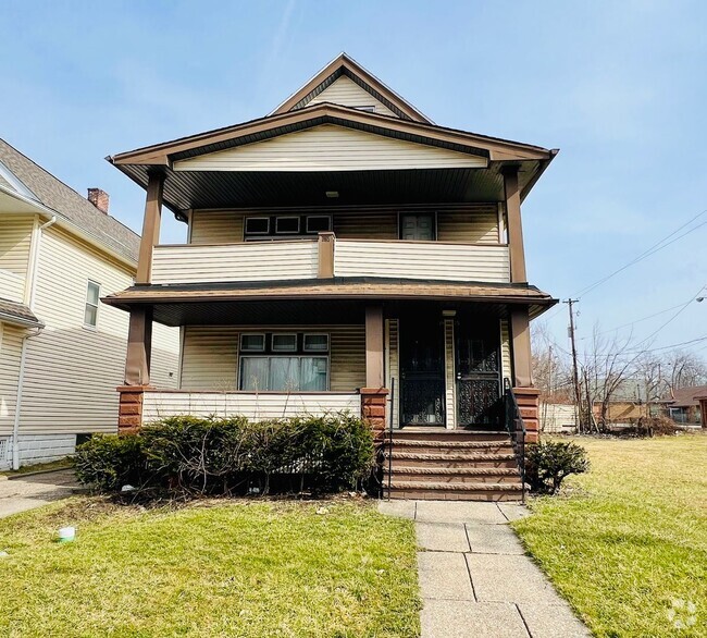 Building Photo - 3965 E 140th St Unit Upper Rental