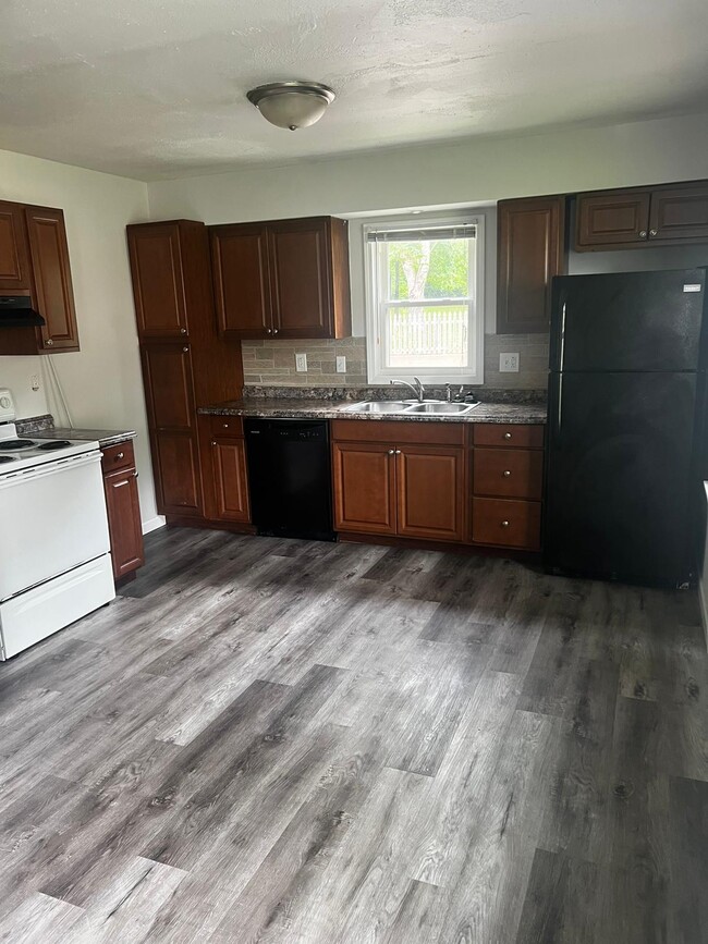 Photo - 426 W Hickory St Apartments Unit A