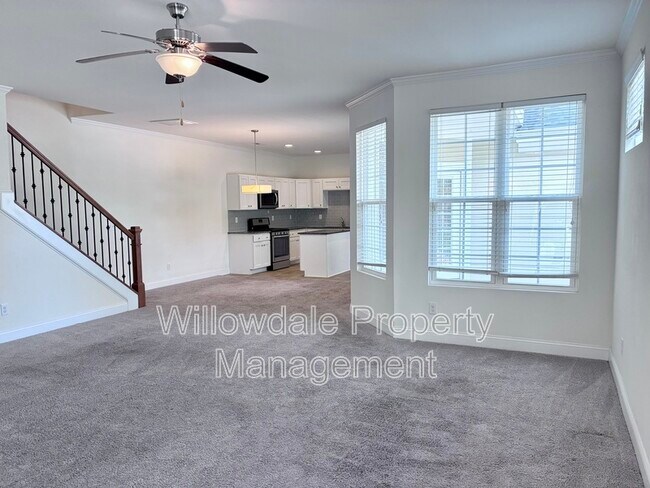 Photo - 100 Spring Pine Ln