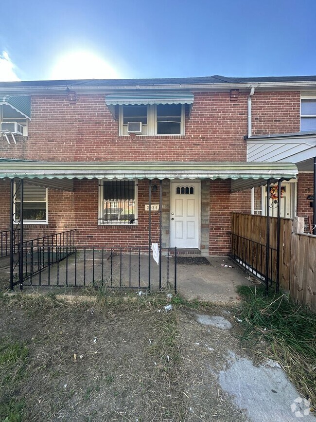 Building Photo - Three-bedroom House in Baltimore