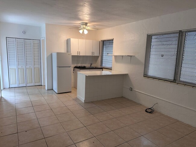 Photo - 415/65 SW 11th St. Unidad #R