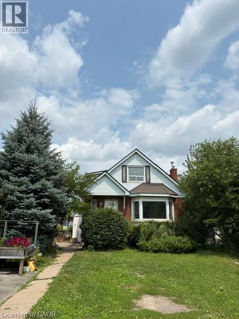 Photo - 1031 Fennell Ave E