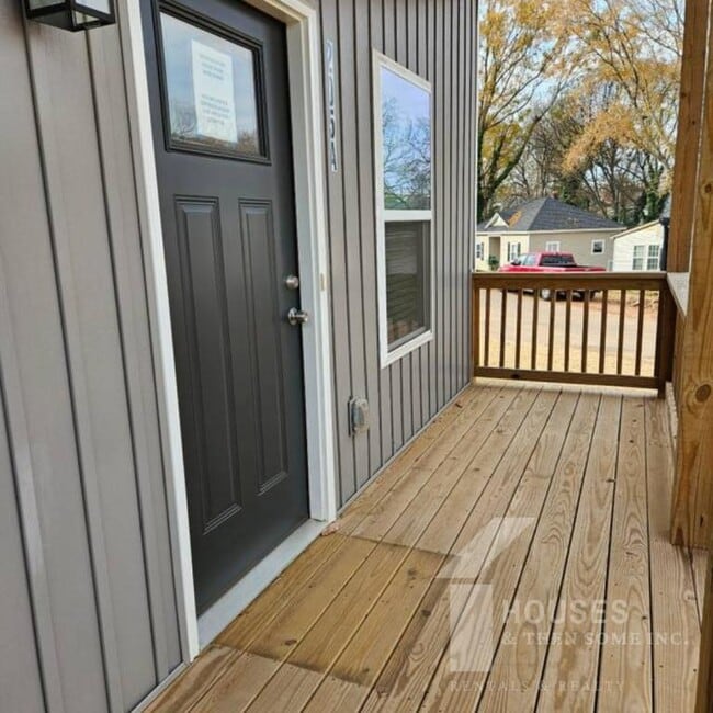 Photo - 205 Blackwood St