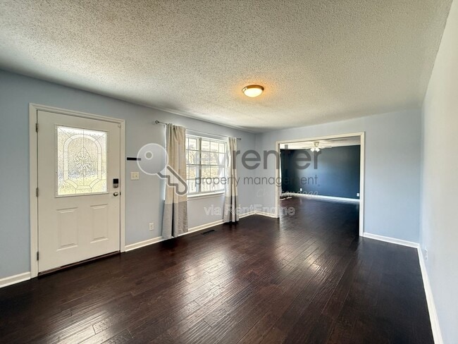 Photo - 809 Trotter Ln