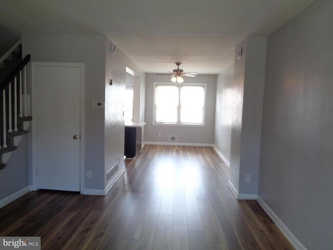 Photo - 2245 Graythorn Rd