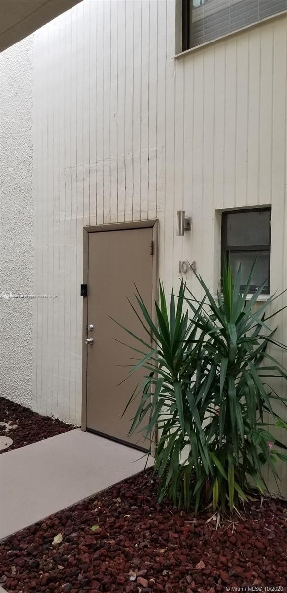 Photo - 20200 W Country Club Dr