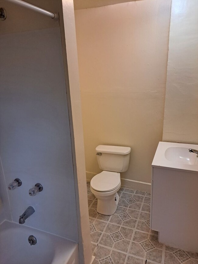 Photo - 2 BR Townhouse Near University of Saint Fr...