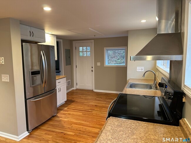 Photo - 11 Upper Malletts Ln Unidad A