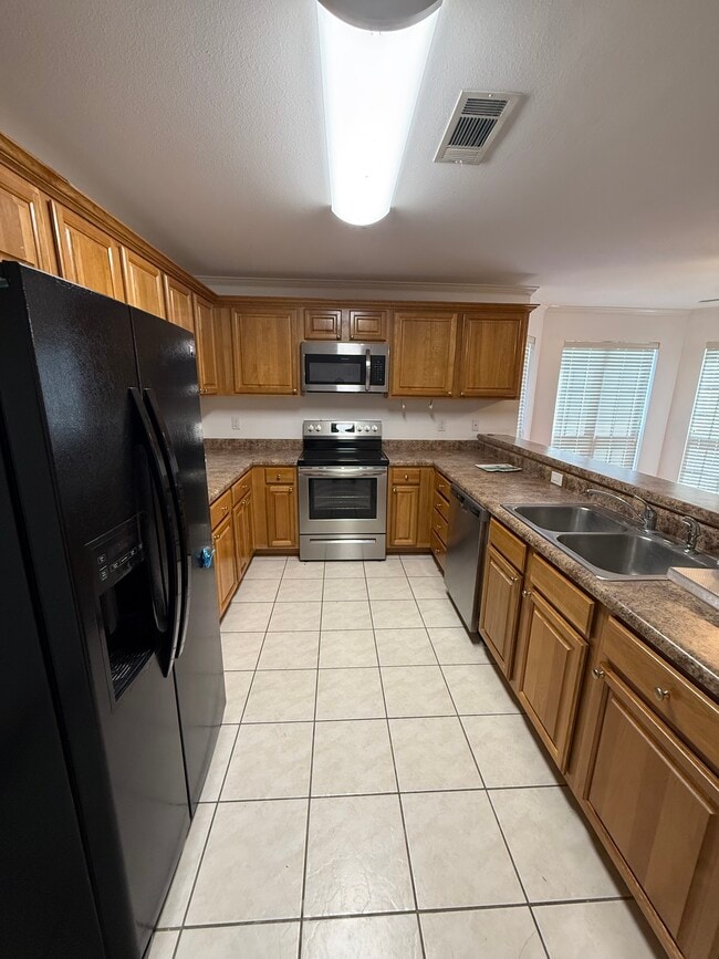Photo - 529 Versailles Blvd