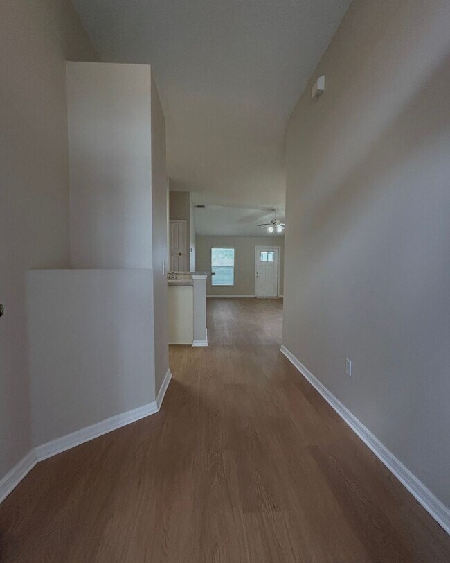 2891 Stratford Pointe Dr
