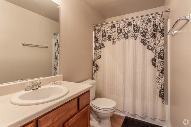 3 BR, 2 BA - 1146 SF