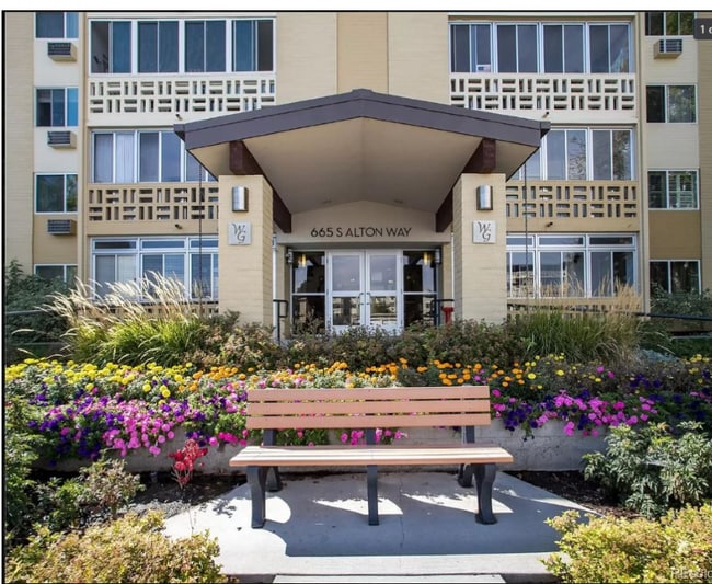 Building Photo - 665 S Alton Way Unit 665 SOUTH ALTON WAY