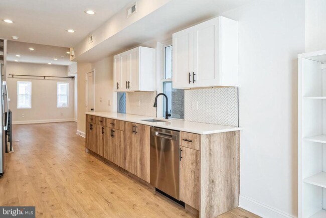 Photo - 840 Leland St