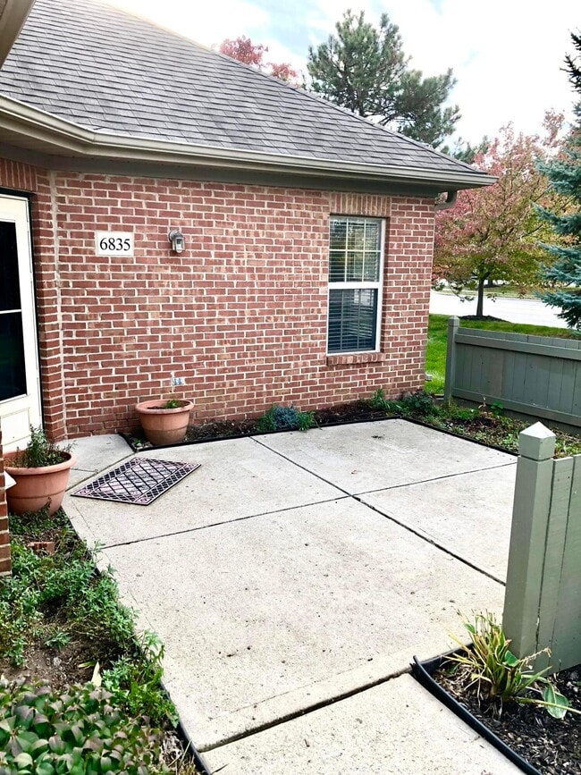 Photo - 6835 Villabrook Dr