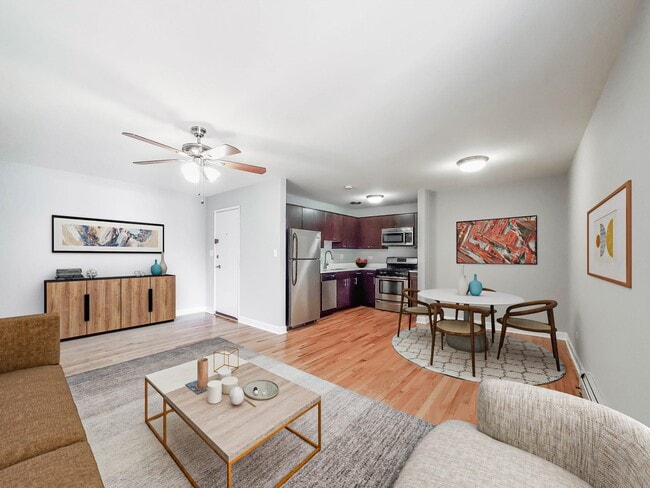 Photo - 831 W Bradley Pl Unit 133