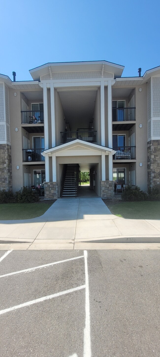 Photo - 1047-1500 500 E