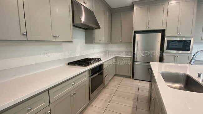 Photo - 1363 S Shields Ave