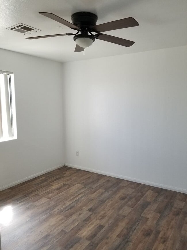 Photo - 1273 Court Ave Unit Apt B