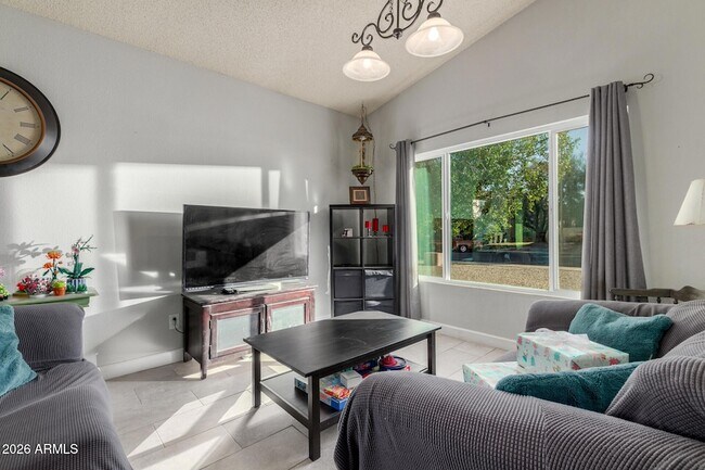 Photo - 5210 E Elmwood Cir