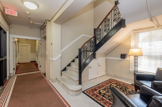 Photo - Great Studio in perfect location! Laundry in building.