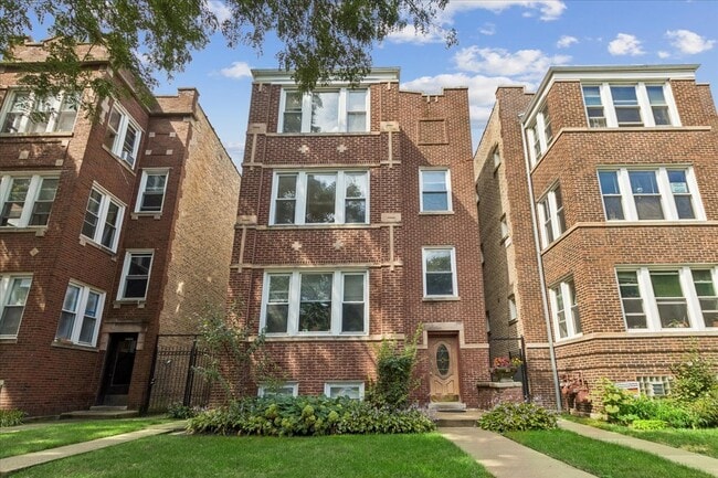 Building Photo - 4852 N Rockwell St