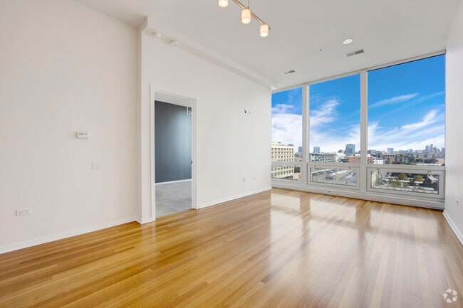 Building Photo - 500 W Superior St Unit 710 Rental