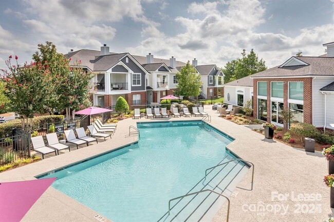 Photo - 14325 Plantation Park Blvd Apartamento Unidad Ballantyne w/ Patio