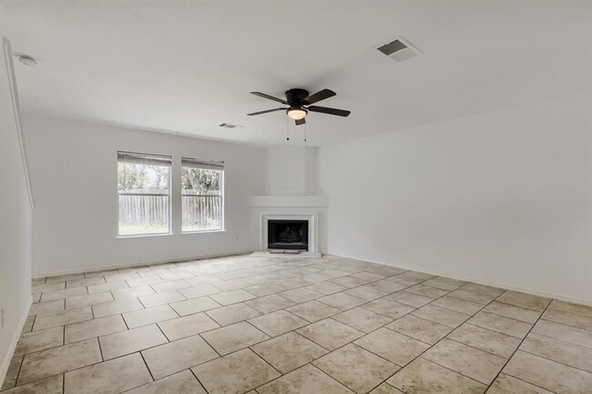 Photo - 512 Woodford Dr
