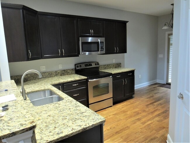 Photo - 102 Cypress Cir