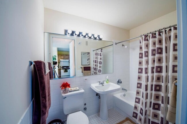 Sheridan-Gunnison Apartments