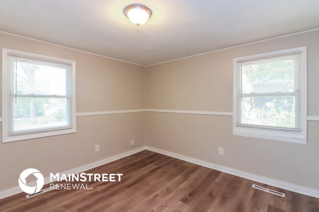 Photo - 8067 Norwich Dr