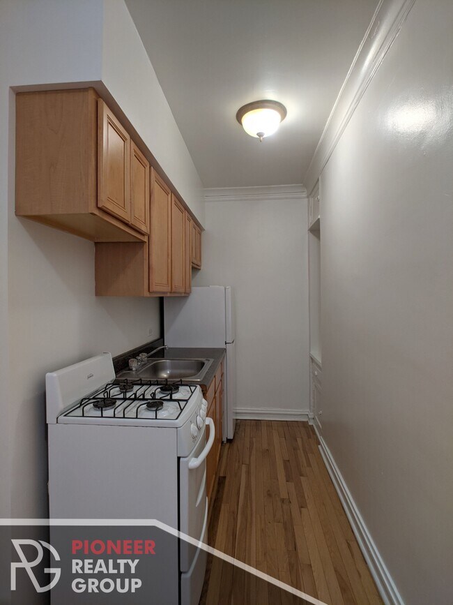 Photo - 4647 N Paulina St