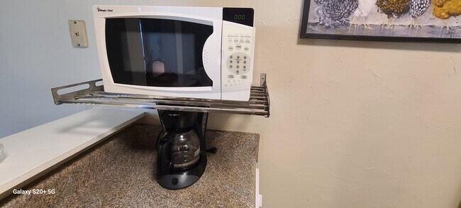 Photo - Furnished Units at 2131 Westmead Apts